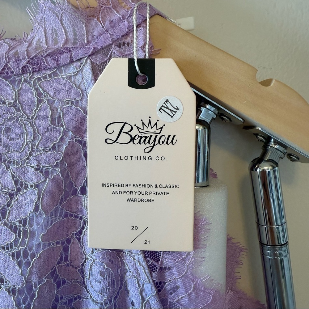 Beeryou Lavender Lace Halter Top - Picture 5 of 8